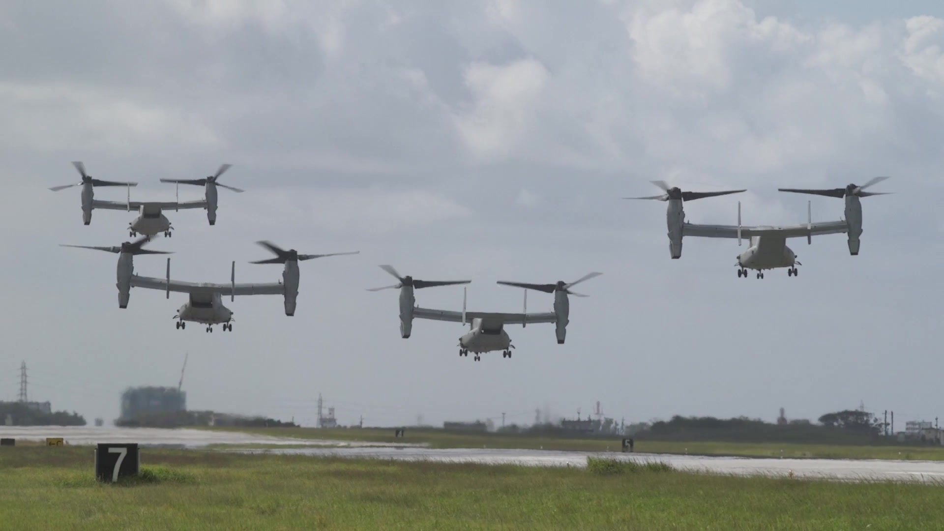 U.S. Marines with 1st Marine Aircraft Wing, Conduct a Rapid Deployment Exercise