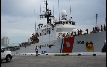 The crew of the Coast Guard Cutter Campbell, homeported in Kittery, Maine, offloads approximately 14,000 pounds of cocaine in Port Everglades, Friday June 8, 2018. The Campbell crew was responsible for the interdiction of six of the seven cases, seizing an estimated 12, 000 pounds while on patrol in the Eastern Pacific Ocean. U.S. Coast Guard photo by Chief Petty Officer Crystalynn A. Kneen.