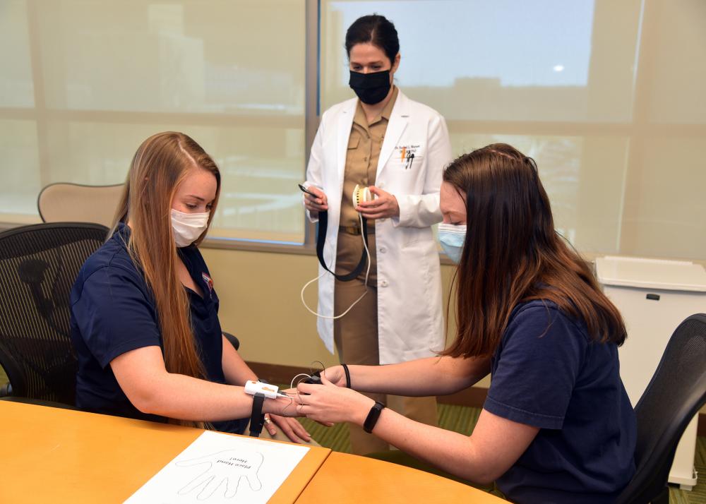 NAMRU San Antonio conducts Quantitative Detection of Pain Study
