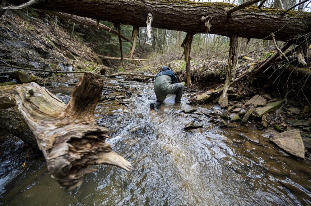 Pittsburgh District conducts springtime water quality sampling