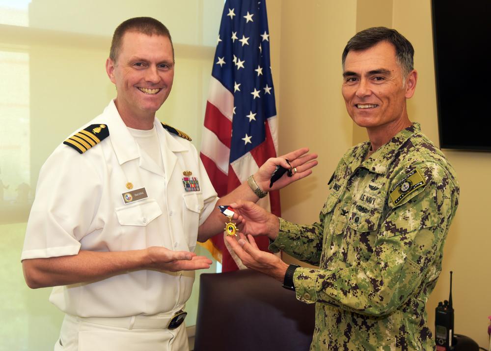 U.S. Pacific Fleet Surgeon visits NAMRU San Antonio
