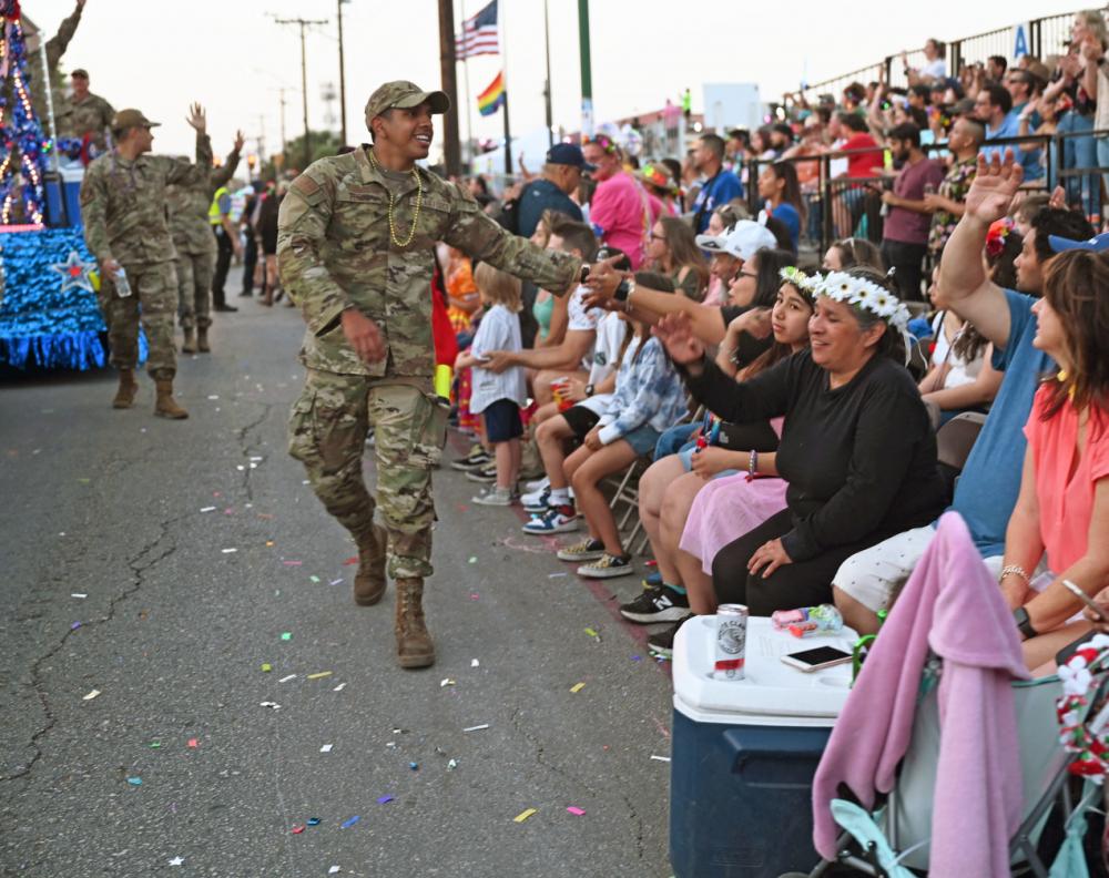 South Texas Reserve units participate in 2022 Flambeau Parade