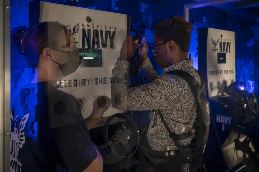 Trenton Navy Week features Navy’s VR asset at Trenton Central HS