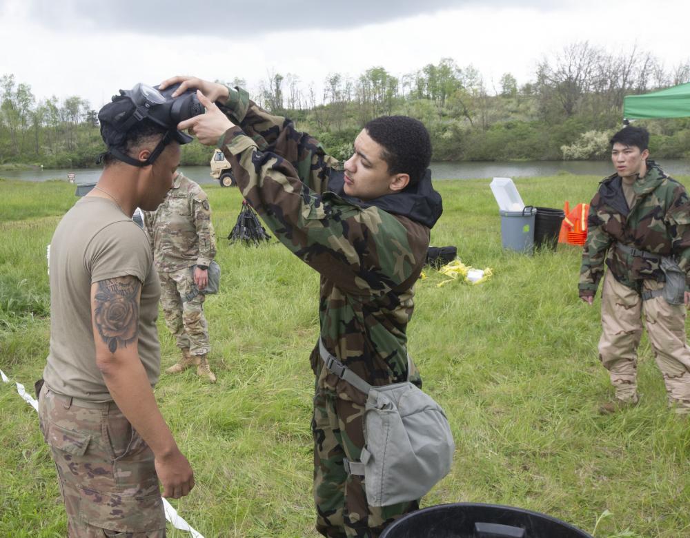 Soldiers rehearse decontamination practices