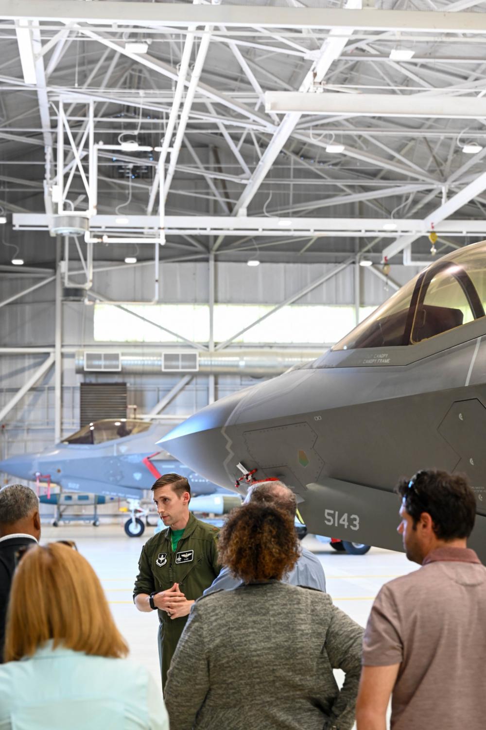 MacDill Civic Leaders visit the 33rd FW
