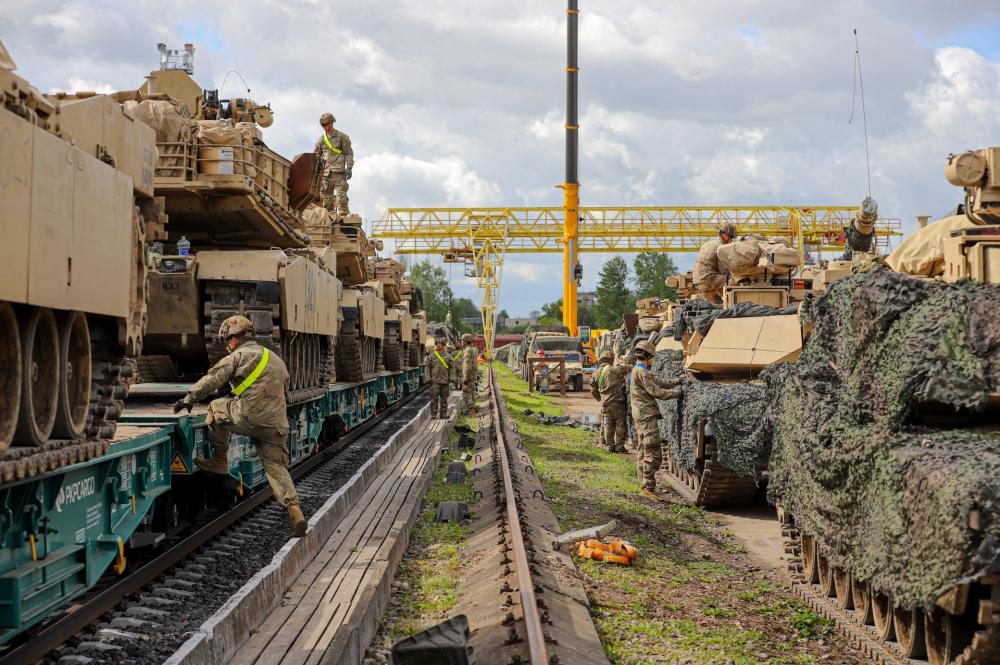 US-Soldaten führen Panzervorführung in Litauen während Defender Europe durch