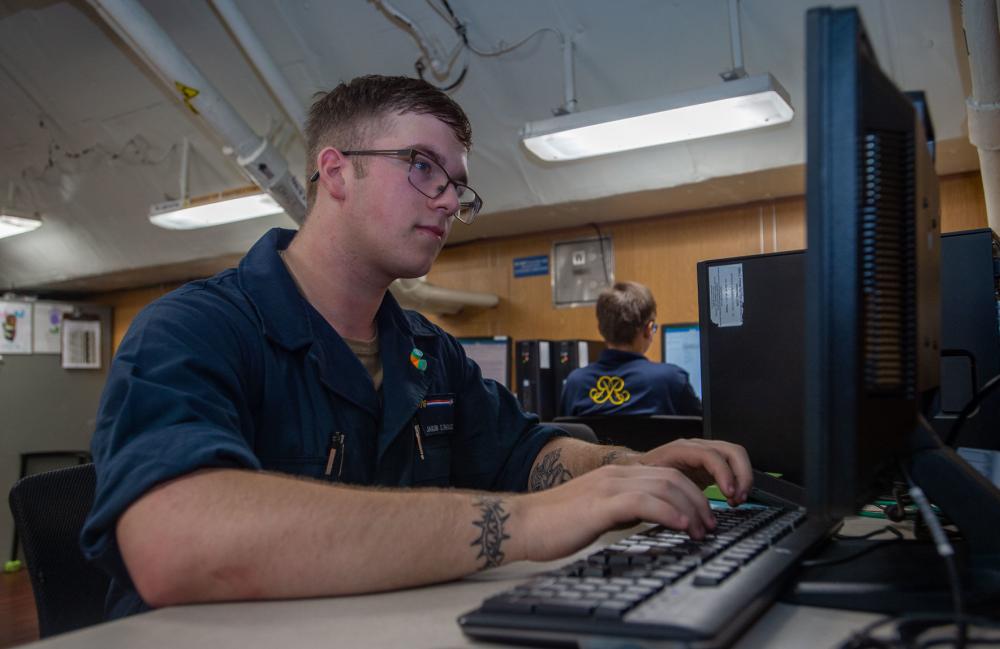 USS Ronald Reagan (CVN 76) Sailors utilize CRMD services