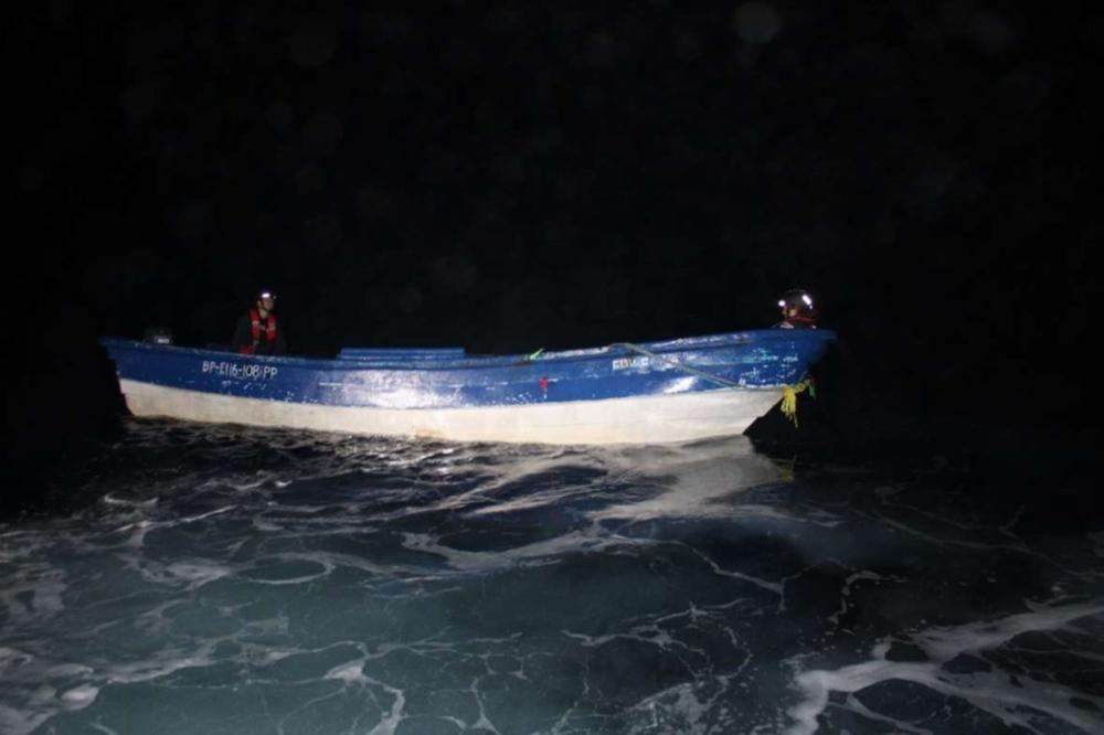 Coast Guard transfers approximately 250 kilograms of seized cocaine, 3 apprehended smugglers to Dominican Republic authorities