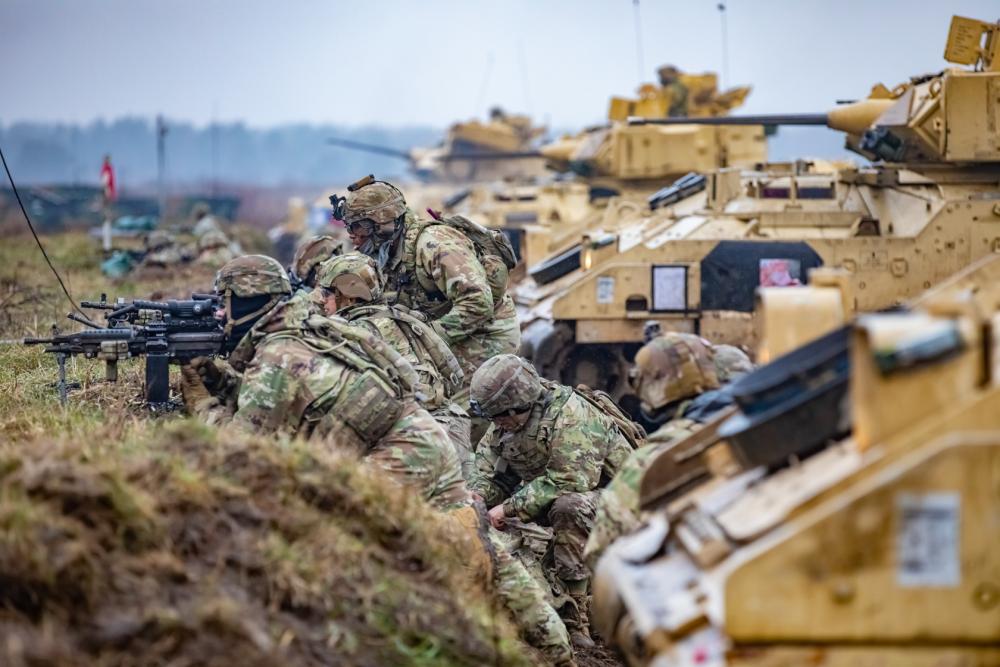 DVIDS – Aktualności – Grupa Bojowa NATO eFP Polska pokazuje połączoną siłę ognia
